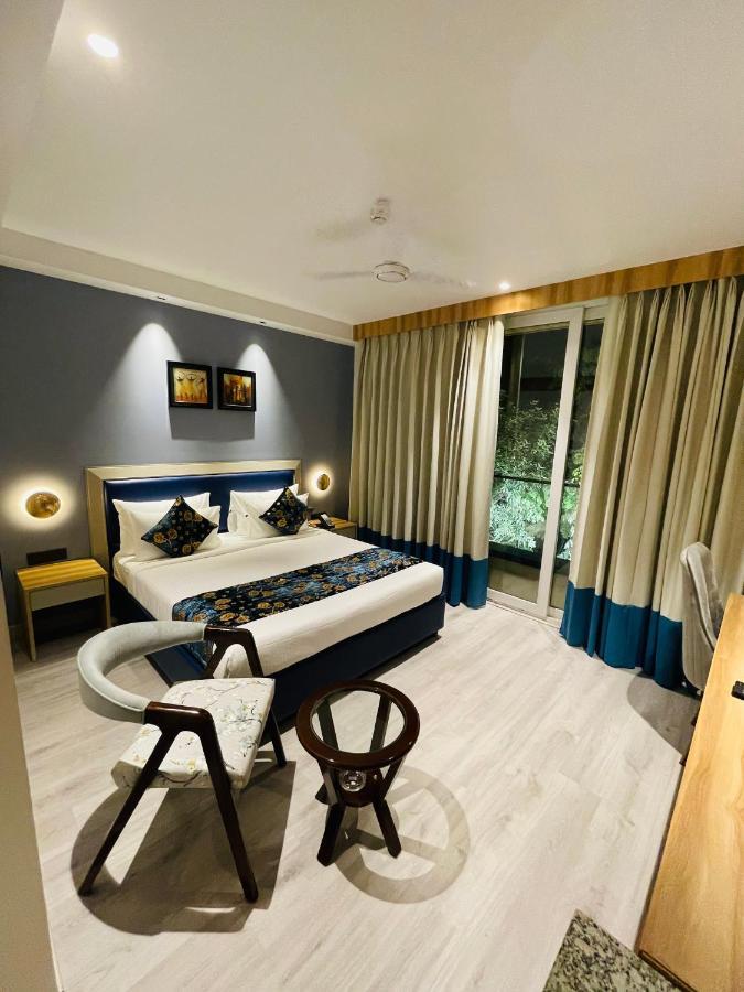 Hotel Malbork Inn @ Janakpuri Delhi  Exteriör bild