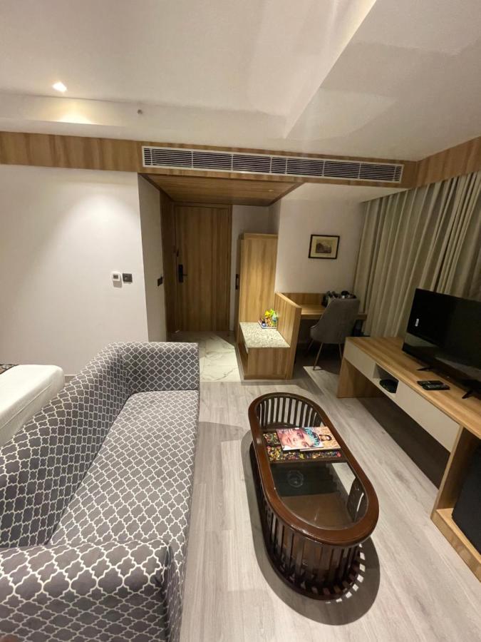 Hotel Malbork Inn @ Janakpuri Delhi  Exteriör bild