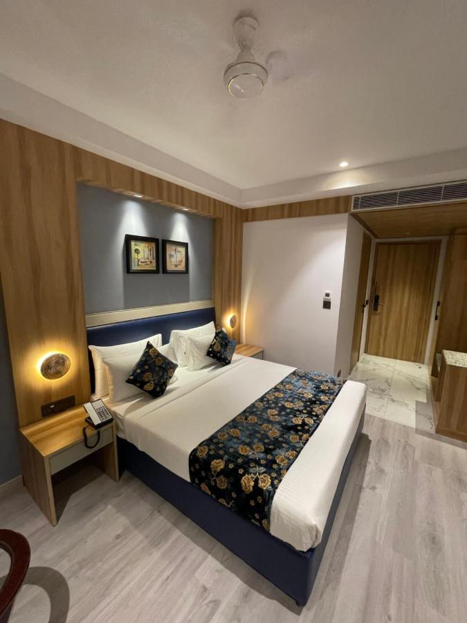 Hotel Malbork Inn @ Janakpuri Delhi  Exteriör bild
